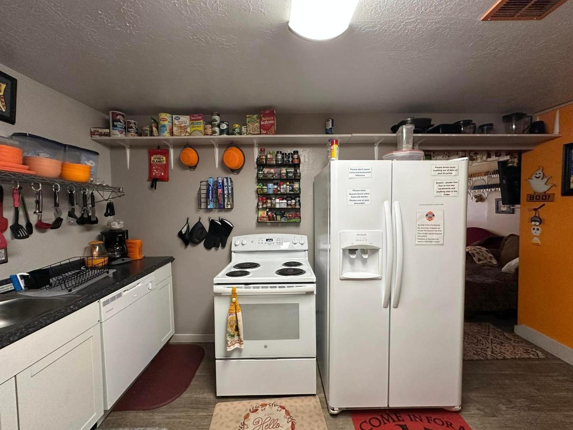 Ez 1 Mile To Fort Sill! Pumpkin Cottage Sleeps 9, Grills, Firepit, Laundry 劳顿 外观 照片