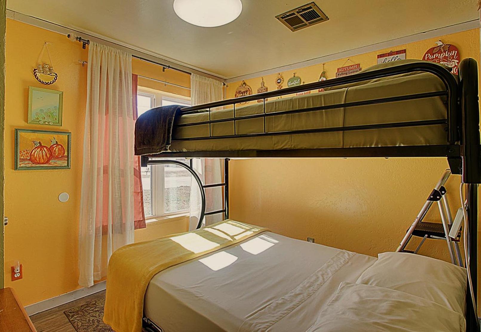 Ez 1 Mile To Fort Sill! Pumpkin Cottage Sleeps 9, Grills, Firepit, Laundry 劳顿 外观 照片