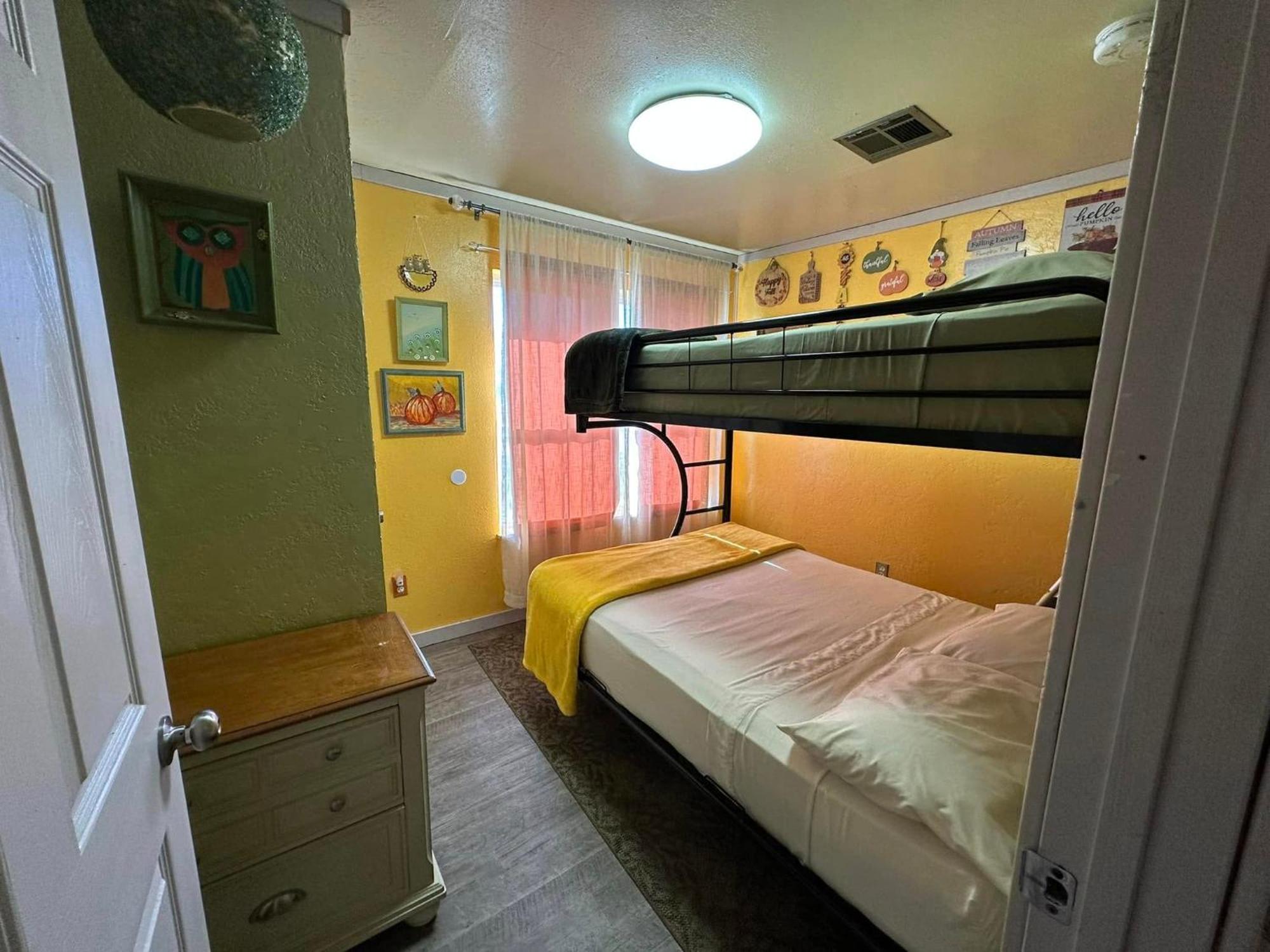 Ez 1 Mile To Fort Sill! Pumpkin Cottage Sleeps 9, Grills, Firepit, Laundry 劳顿 外观 照片